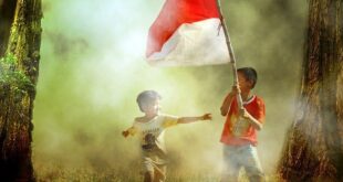 Bendera merah putih berkibar pada proklamasi kemerdekaan Indonesia